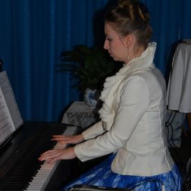 Valentinsfeier 2015 Klavierspielerin