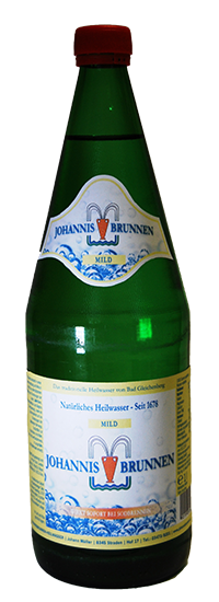 Flasche mit Johannisbrunnen-Etikett