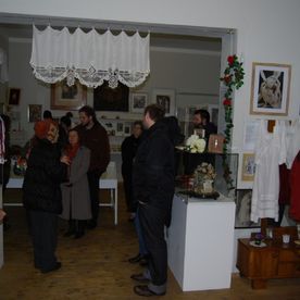 Menschen bei der Valentinsfeier